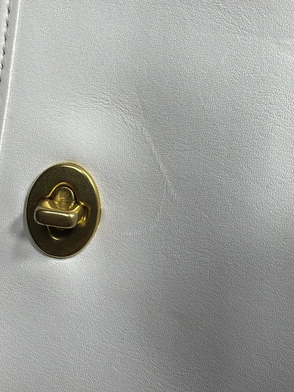 Vintage Coach 9870 White Leather Turnlock Crossbody Shoulder Bag Womens Rare